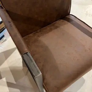 Showroommodel Fauteuil Tyler Bruin/geborsteld staal, zelf afhalen