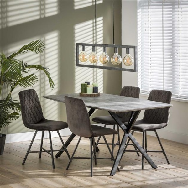 Eetkamertafel 160 ovaal blad zwart gepoedercoat frame / 3D betonlook grijs
