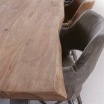 Eetkamertafel 200cm stam in 38mm dik massief acacia met trapezium-vormig frame in 8x8cm zwart geschuurd RVS. / Massief acacia naturel