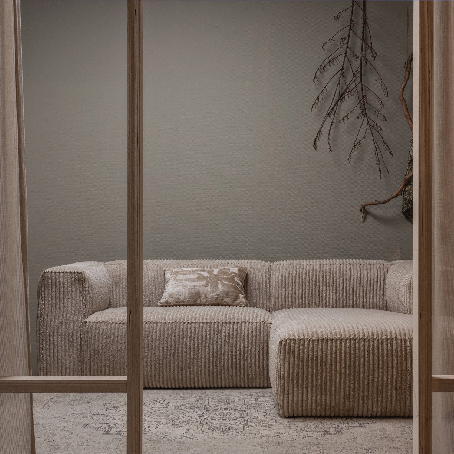 BEAN CHAISE LONGUE RECHTS GROVE RIBSTOF TRAVERTIN