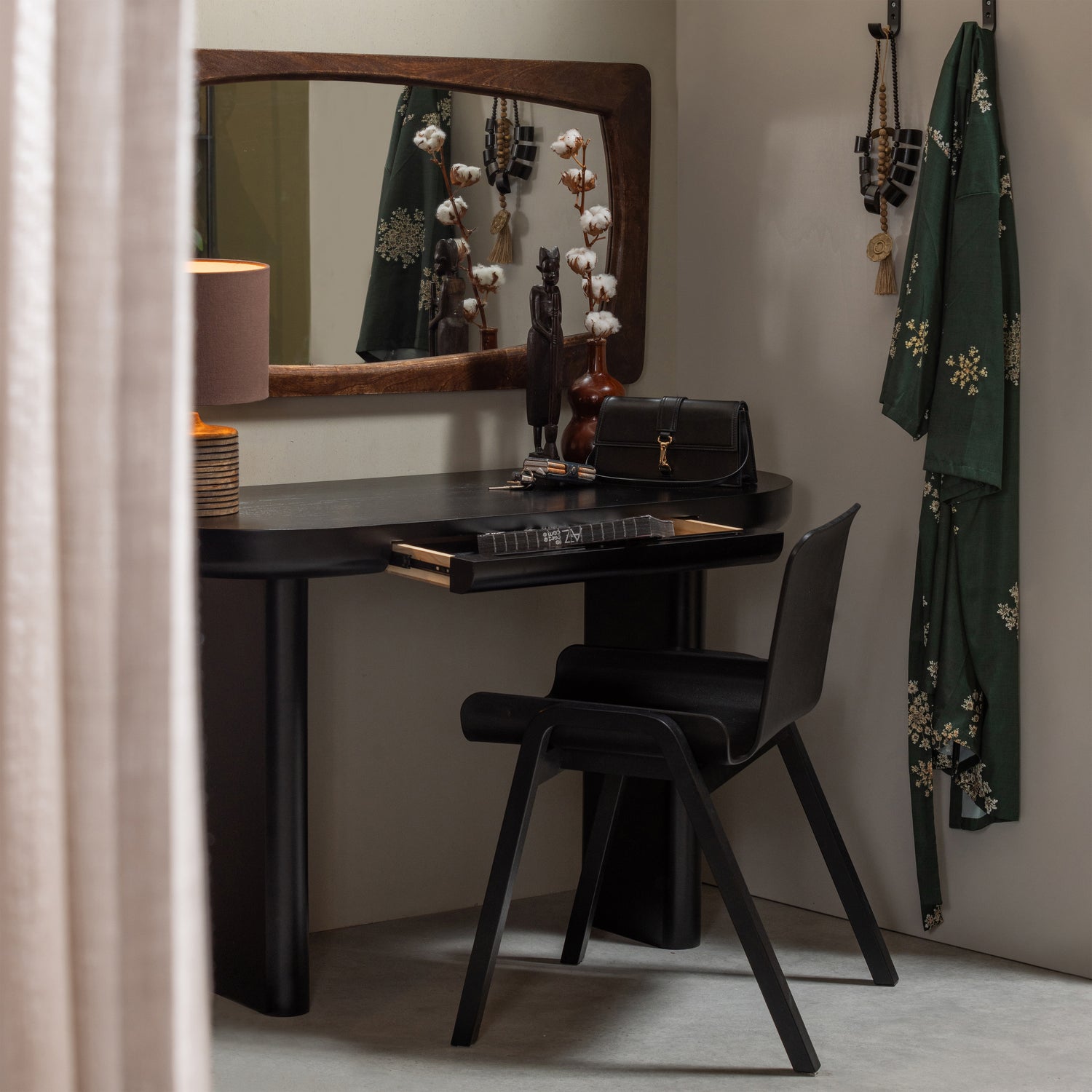 MAEL BUREAU/SIDETABLE FINEER ZWART