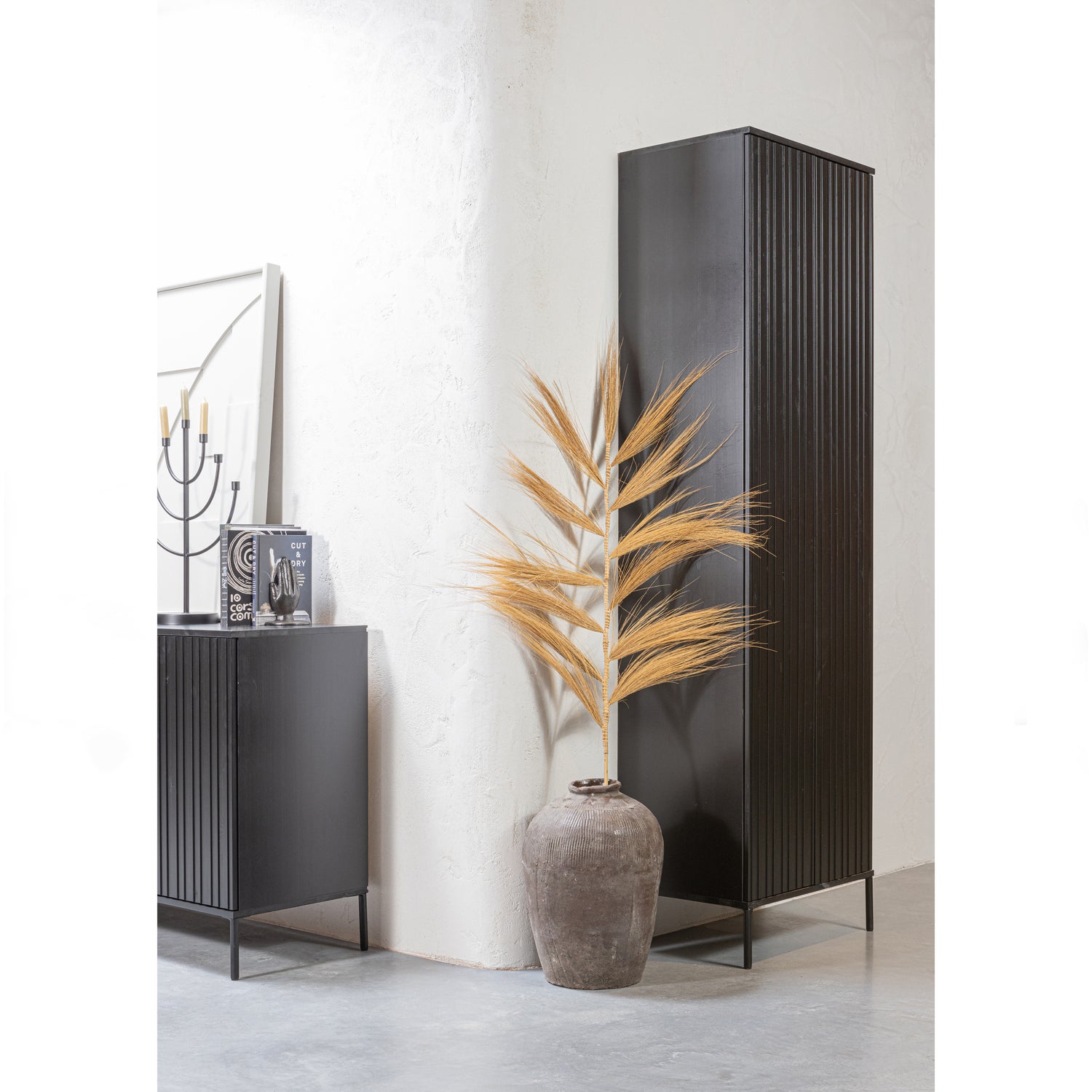 New Gravure Hoge Kast Met Lade Grenen Zwart [fsc]