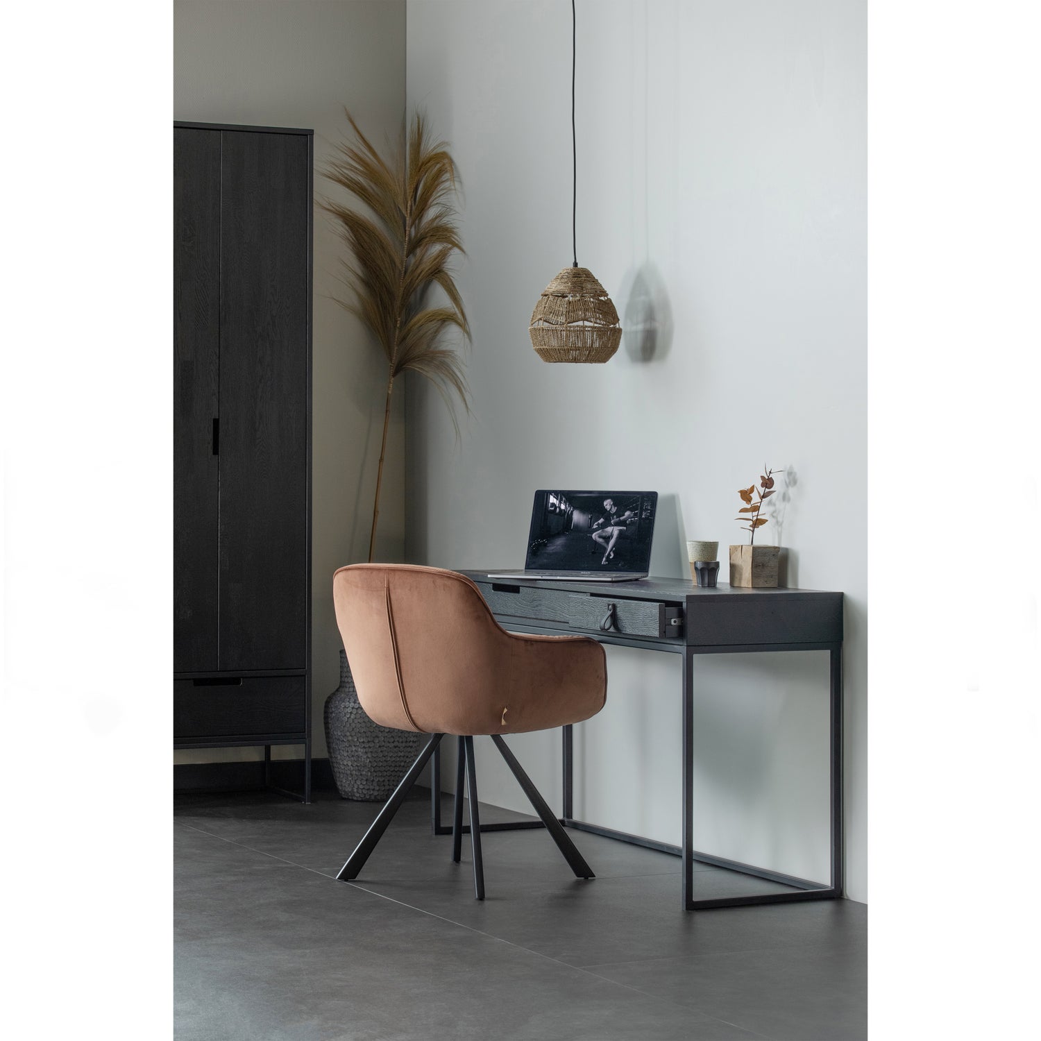 Silas Bureau Essen Blacknight [fsc]