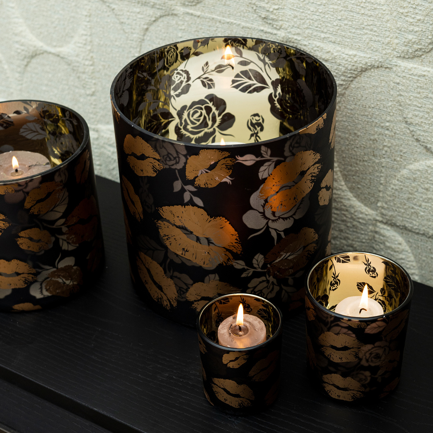 Inge Black glass tealight gold lips S