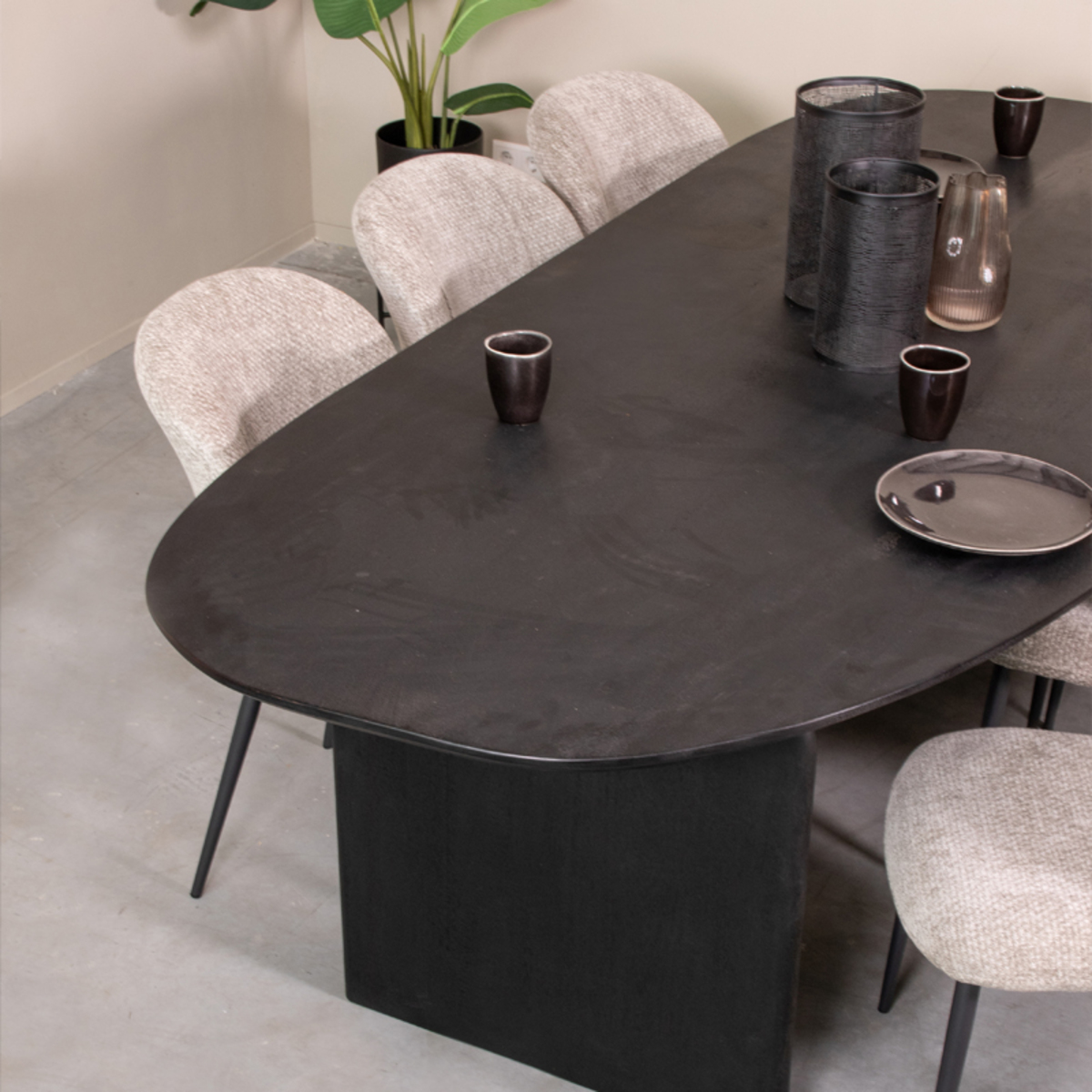 Eetkamertafel Cooper - Zwart - Mangohout - 250x110 cm