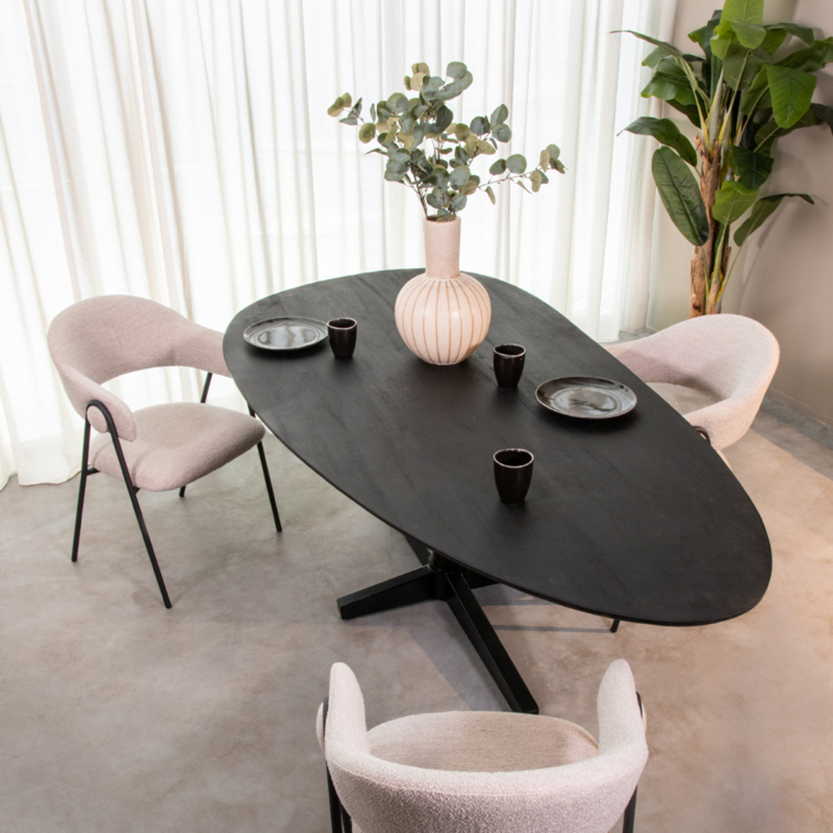 Eetkamertafel Rosie - Zwart - Mangohout - 220x100 cm
