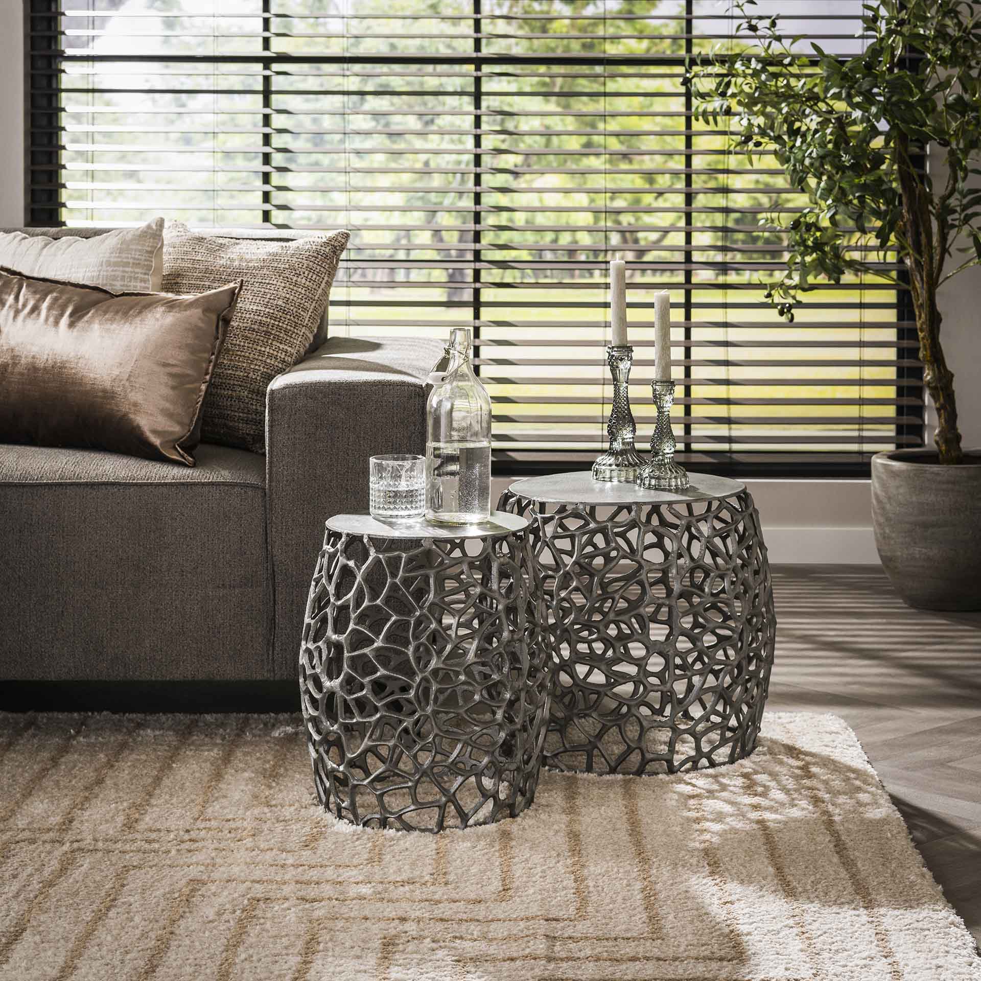 Bijzettafel set/2 maze zandgegoten / Zwart nikkel