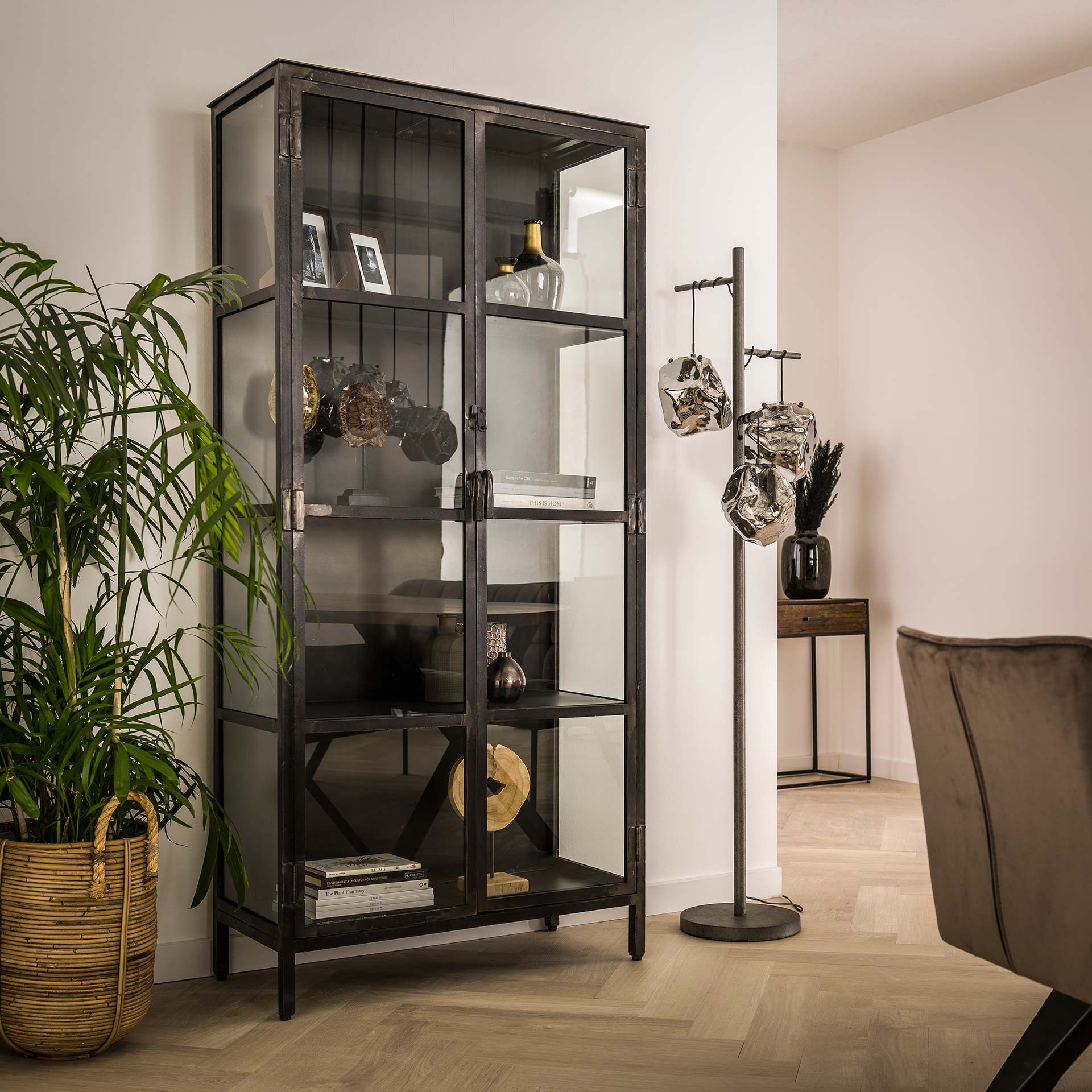 Vitrinekast Rift metal 2 deuren / Gun metal