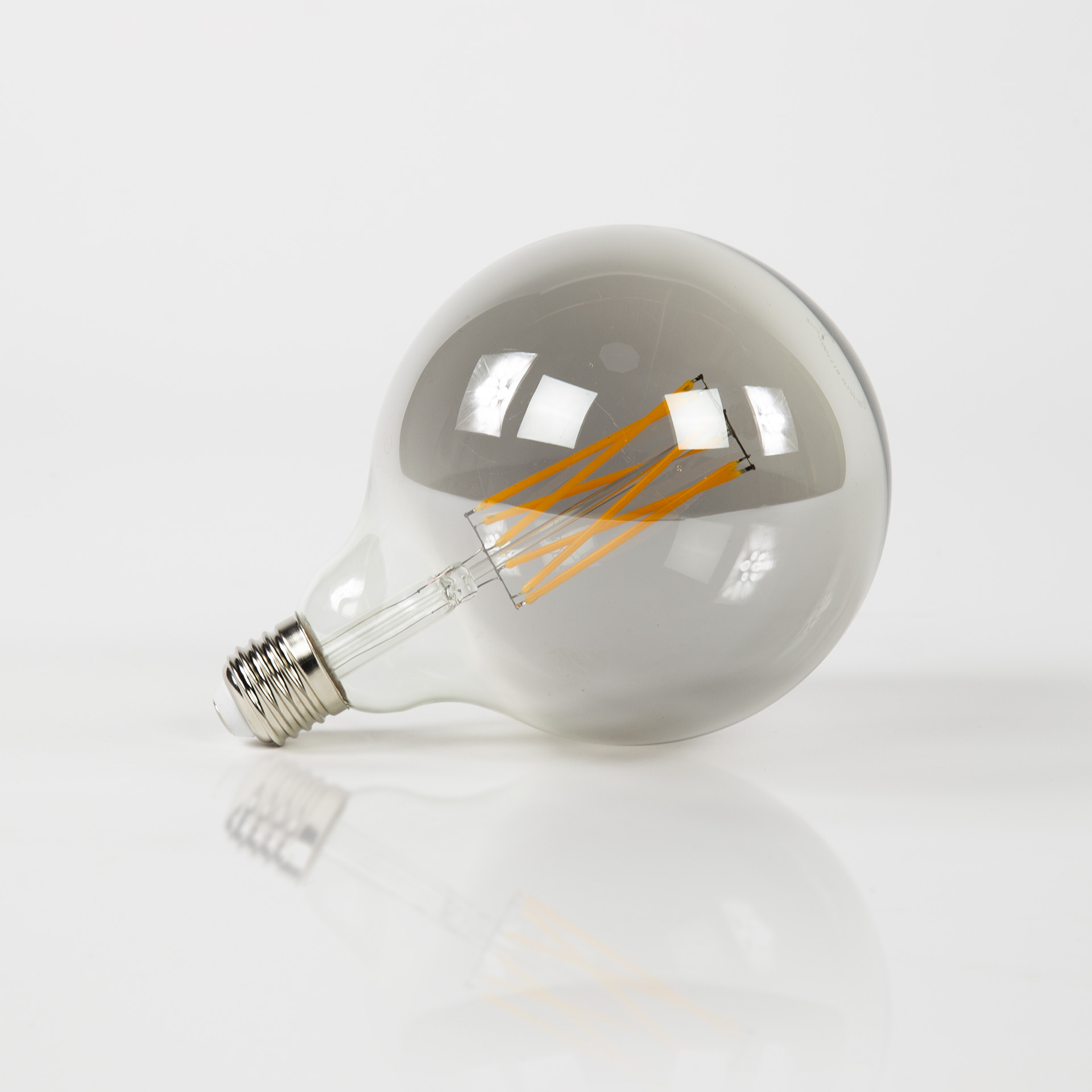 Lichtbron LED [G125] filament bol 12,5 - E27 6W dimbaar / Smoke grey glas