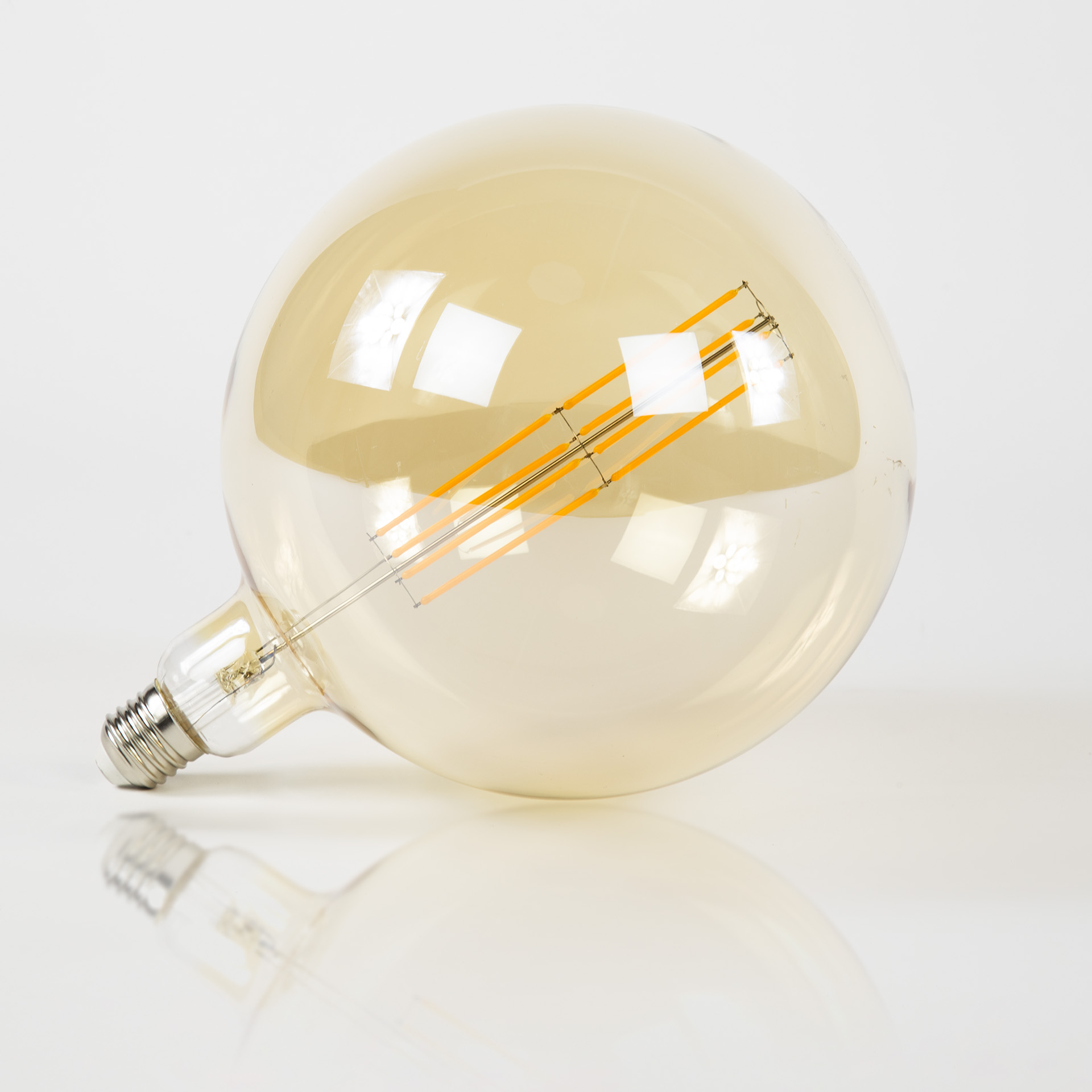 Lichtbron LED [G200] filament bol 20,0 - E27 8W / Amberkleurig glas