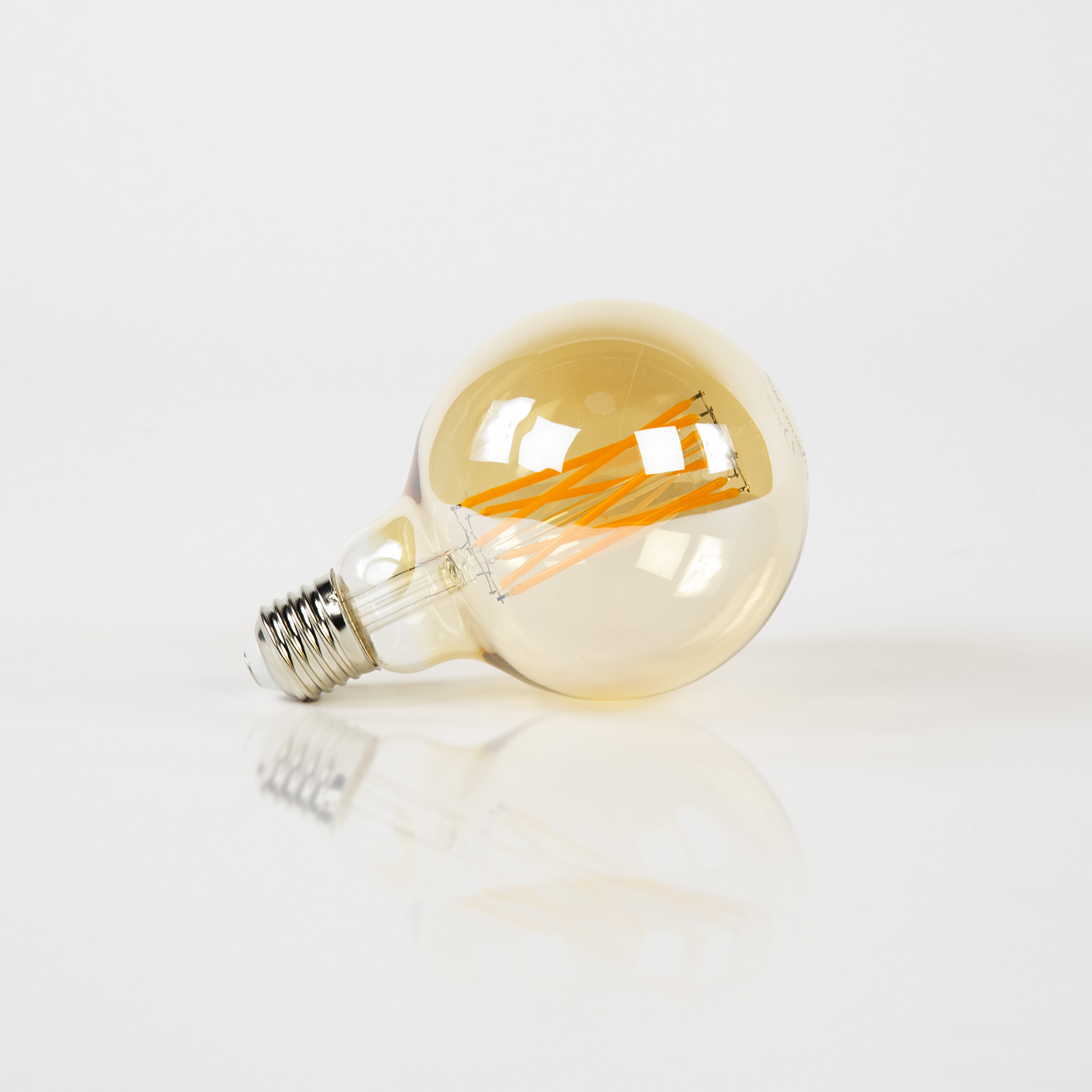 Lichtbron LED [G95] filament bol 9,5 - E27 6W dimbaar / Amberkleurig glas