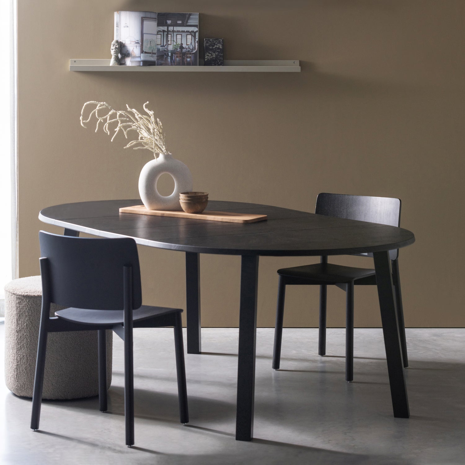 Showroommodel, zelf afhalen! Lange Jan Uitschuifbare Eettafel Rond Eiken Blacknight [fsc]