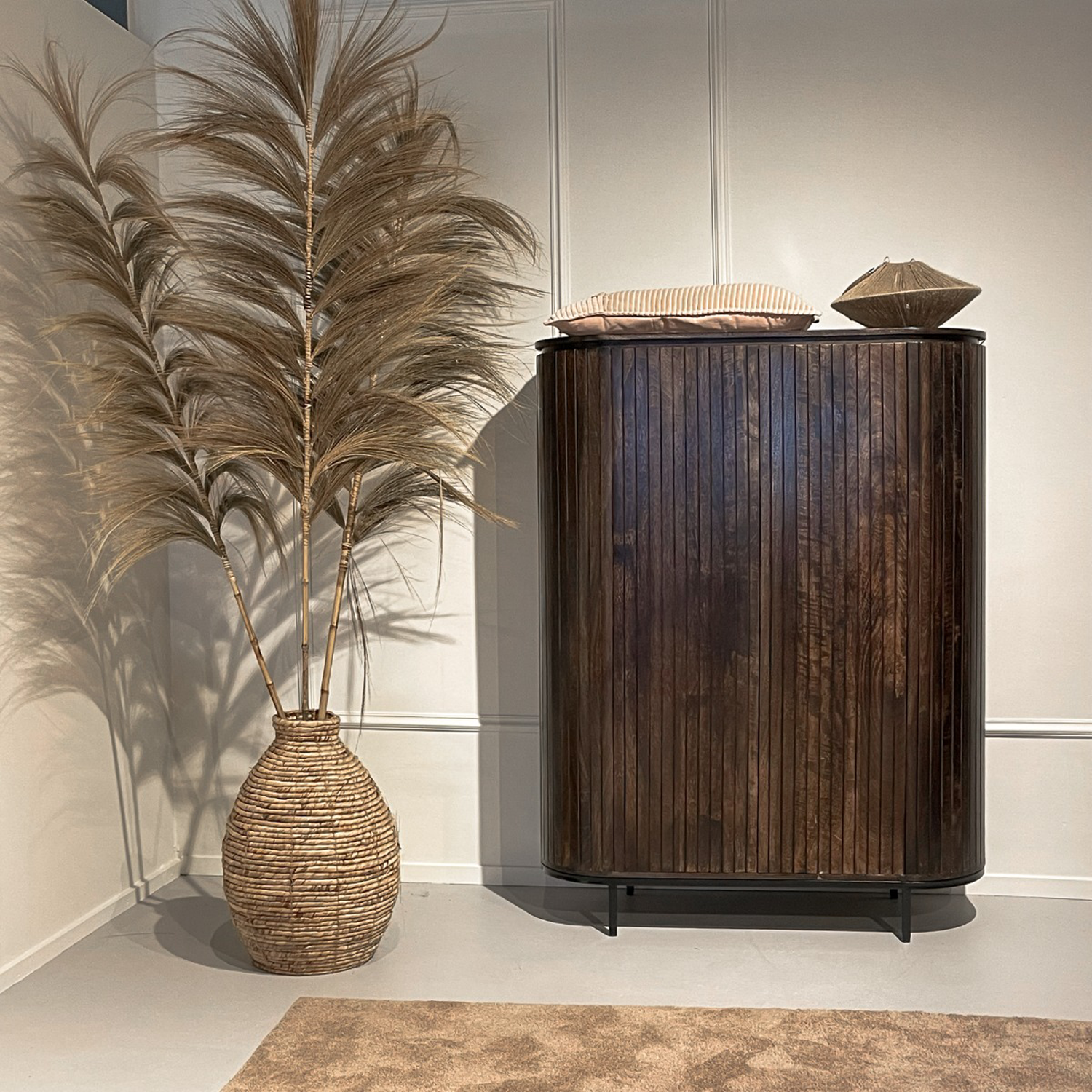 Showroommodel, zelf afhalen!  Wandkast Noor Walnut 150 cm