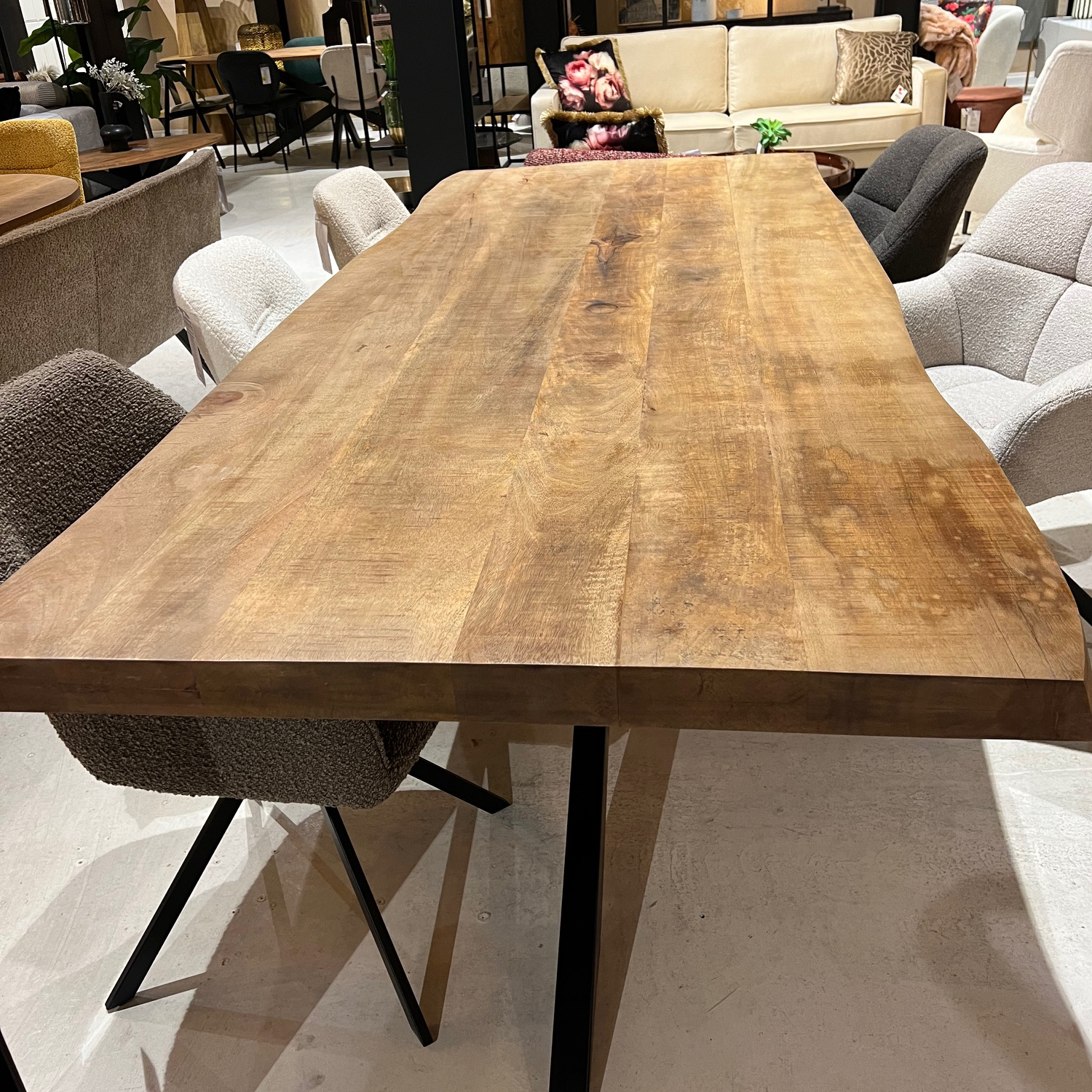 Showroommodel, zelf afhalen! Brix Eettafel Sturdy Tree Top Spider 240