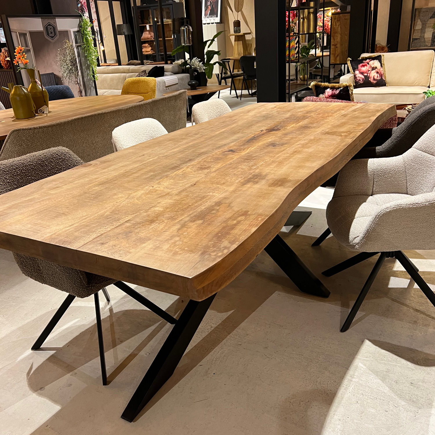 Showroommodel, zelf afhalen! Brix Eettafel Sturdy Tree Top Spider 240