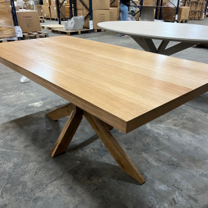 Showroommodel, zelf afhalen! Eetkamertafel Carlito Eiken 180cm
