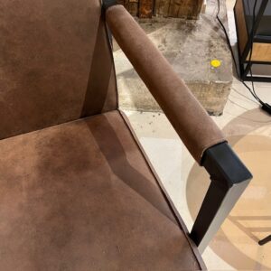 Showroommodel Fauteuil Tyler Bruin, zelf afhalen