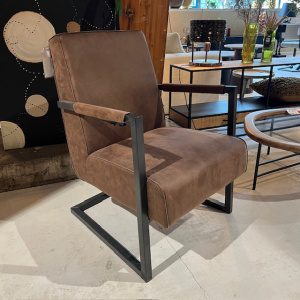Showroommodel Fauteuil Tyler Bruin, zelf afhalen